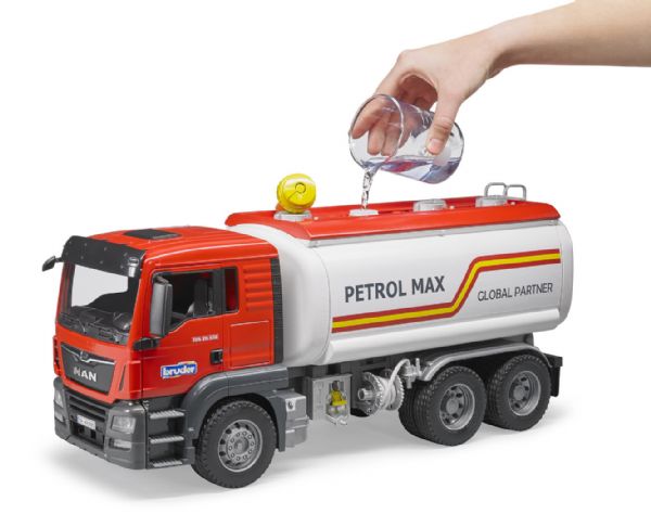 CAMIN MAN TRANSPORTE COMBUSTIBLE