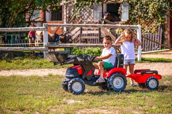 TRACTOR DE PEDALES CASE PUMA 240CVX CON PALA Y REMOLQUE