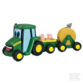 TRACTOR CON REMOLQUE DE GANADO