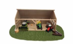 GRANJA DE MADERA PARA TRACTORES ESCALA 1:32